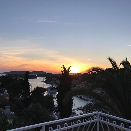 Apartment In Maslinica 70M From The Sea エクステリア 写真