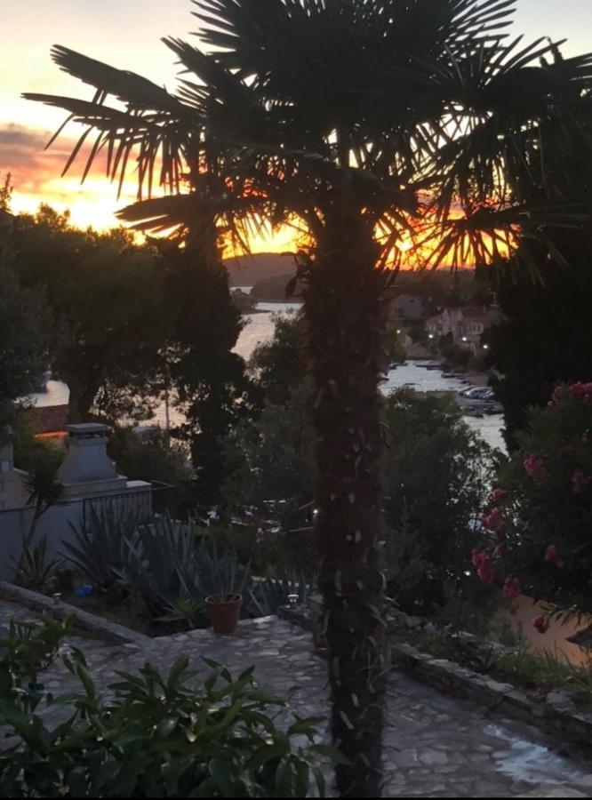 Apartment In Maslinica 70M From The Sea エクステリア 写真