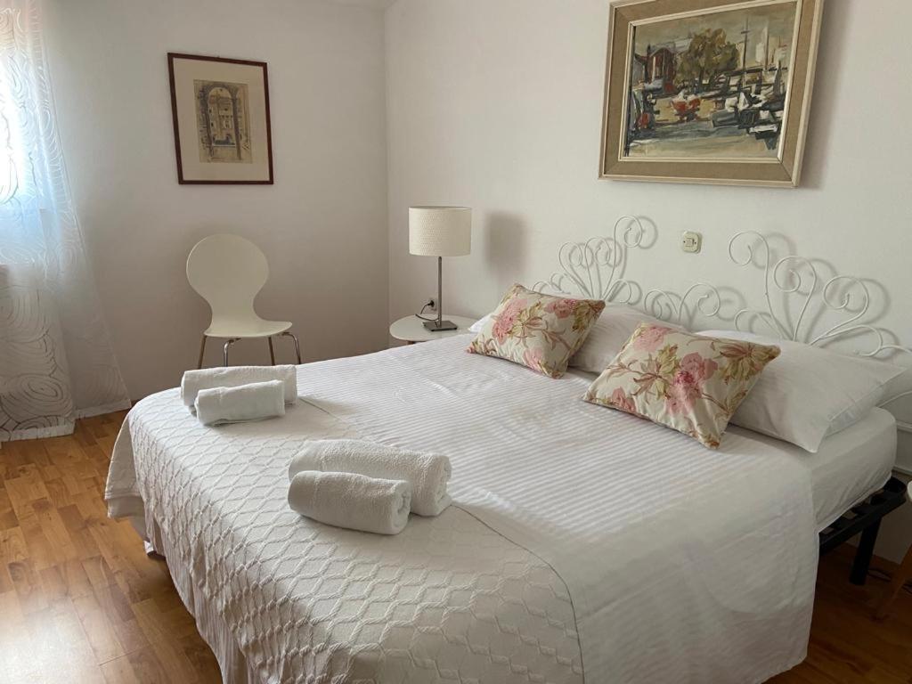 Apartment In Maslinica 70M From The Sea エクステリア 写真
