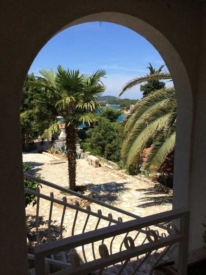 Apartment In Maslinica 70M From The Sea エクステリア 写真