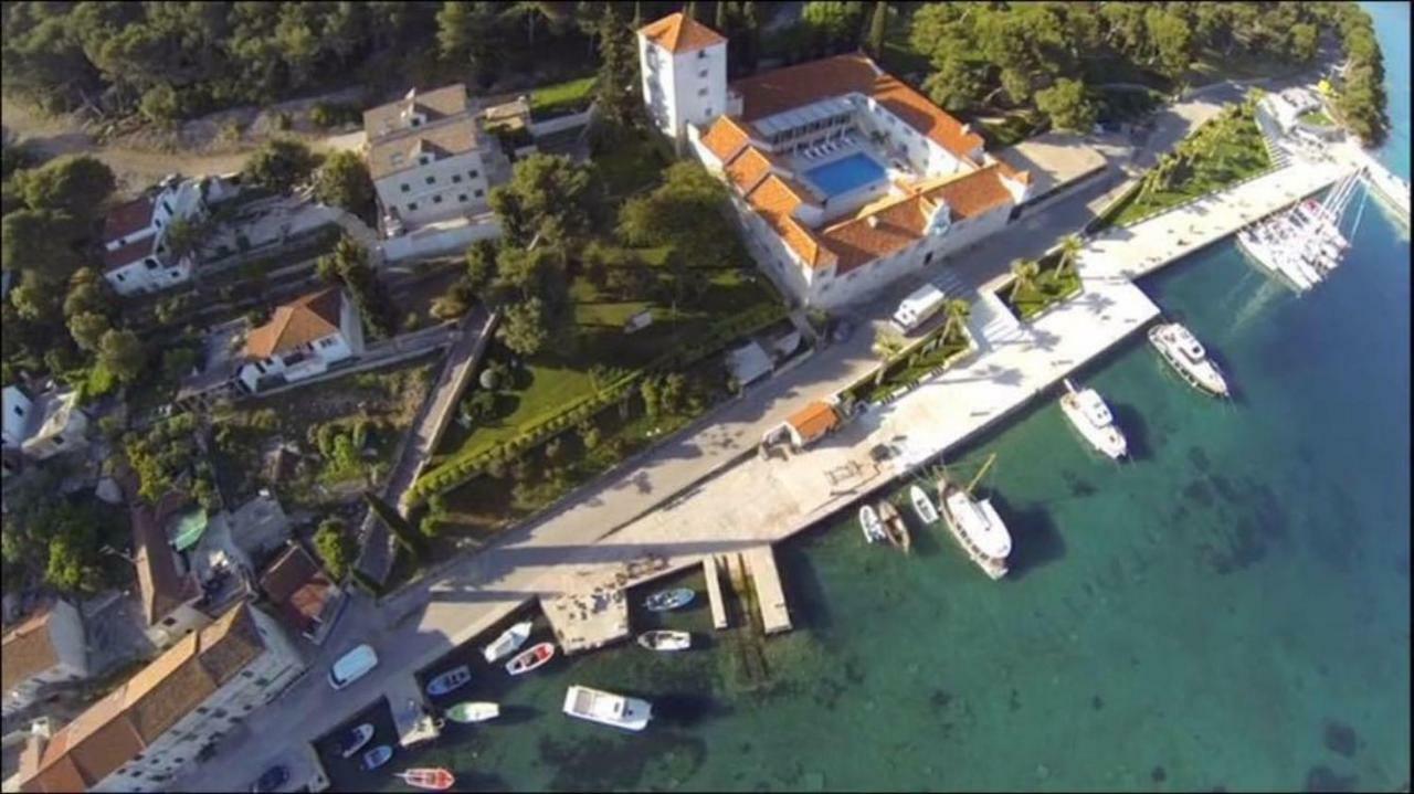 Apartment In Maslinica 70M From The Sea エクステリア 写真