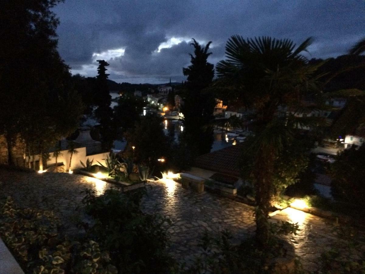 Apartment In Maslinica 70M From The Sea エクステリア 写真
