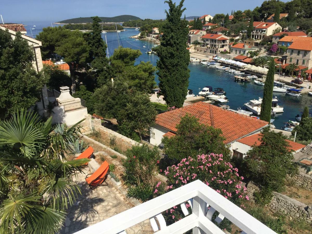 Apartment In Maslinica 70M From The Sea エクステリア 写真
