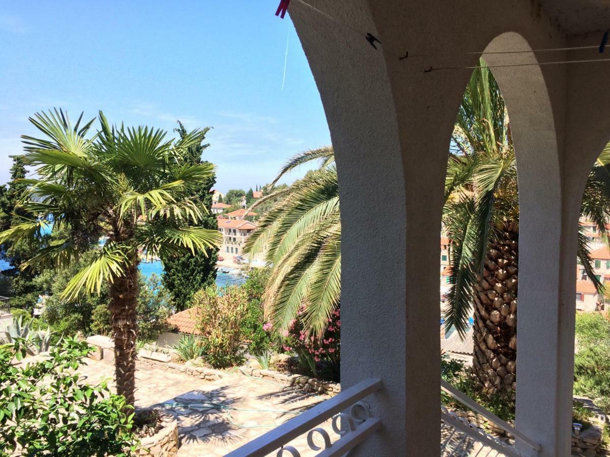 Apartment In Maslinica 70M From The Sea エクステリア 写真