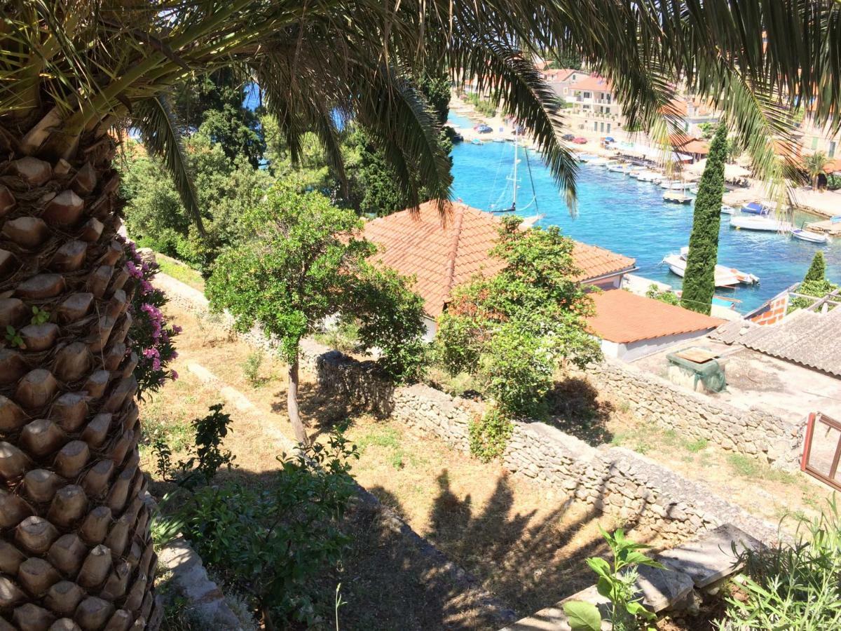 Apartment In Maslinica 70M From The Sea エクステリア 写真