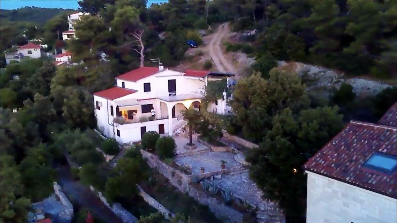 Apartment In Maslinica 70M From The Sea エクステリア 写真